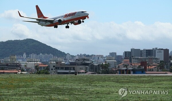 <b>제주</b>공항 초속 26m <b>강풍</b>에 30여편 결항·60여편 지연