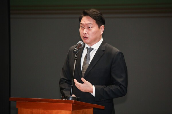발표 중인 최태원 회장.ⓒ손상민 사진 기자