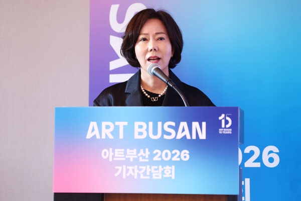 손영희 아트부산 이사장이 4월 28일 서울 중구 신라호텔에서 열린 국제 아트페어 '아트부산 2026' 기자간담회에서 인사말을 하고 있다. ⓒ연합뉴스