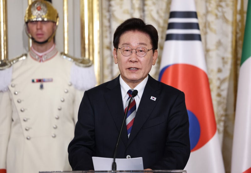 이 대통령 지지율 57%, 7%p↓... "투표용지 부족 부정선거 시도" 25% [한국갤럽]