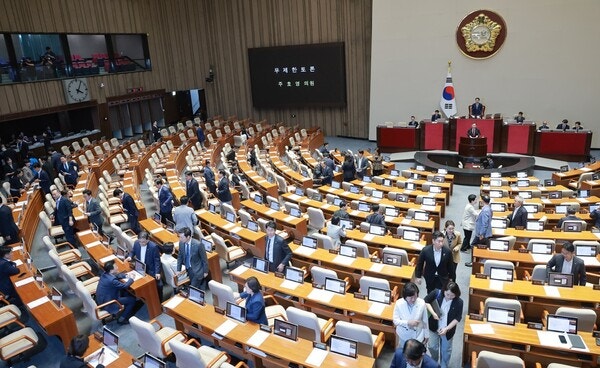 ‘보완수사권 폐지안’ 본회의 상정… 국힘은 <b>필리버스터</b> 돌입