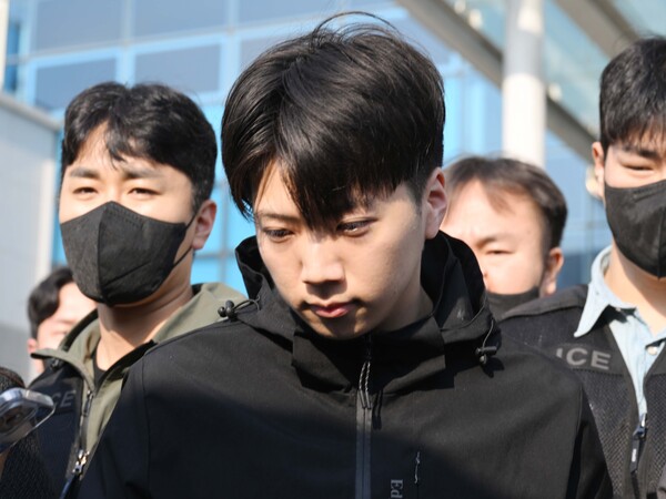 살인 혐의 등을 받는 장윤기(23)가 지난 5월 14일 오전 광주 서구 서부경찰서에서 검찰소 송치되고 있다. ⓒ뉴시스