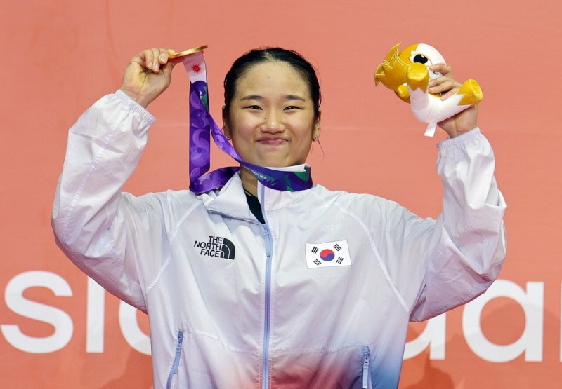 포니정 영리더상에 <b>배드민턴</b> <b>안세영</b>…“세계 최고 자리 오른 여성 인재...