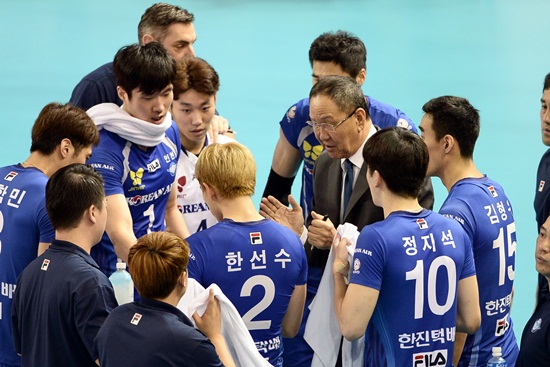 "내가 떨면 안 되는데" 6년 만에 돌아온 박기원