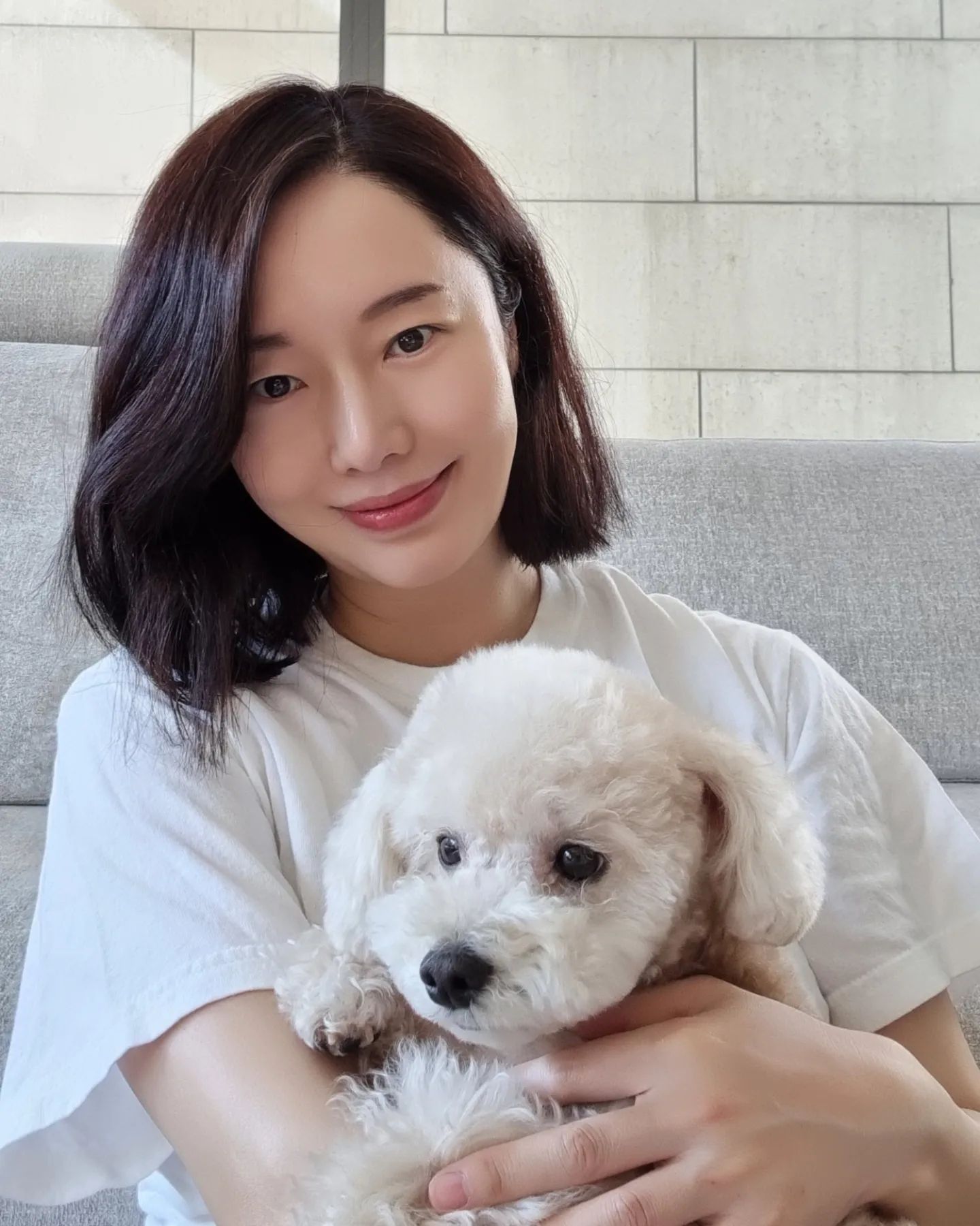 '<b>임신</b>' 이정현, <b>문소리</b>→한지혜 선물에 감동…직접 쓴 책부터 명품 B사...