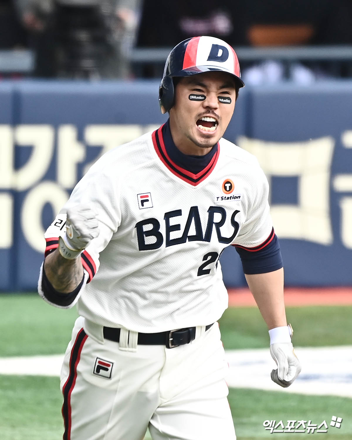 연습벌레와 <b>허슬두</b>의 상징, '은퇴' 오재원 향한 동료들의 찬사