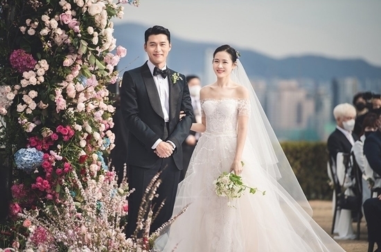 <b>현빈</b><b>손예진</b>, 득남 후 선행→꿀 뚝뚝 <b>여행</b>…행복 부부의 정석 [엑:스레...