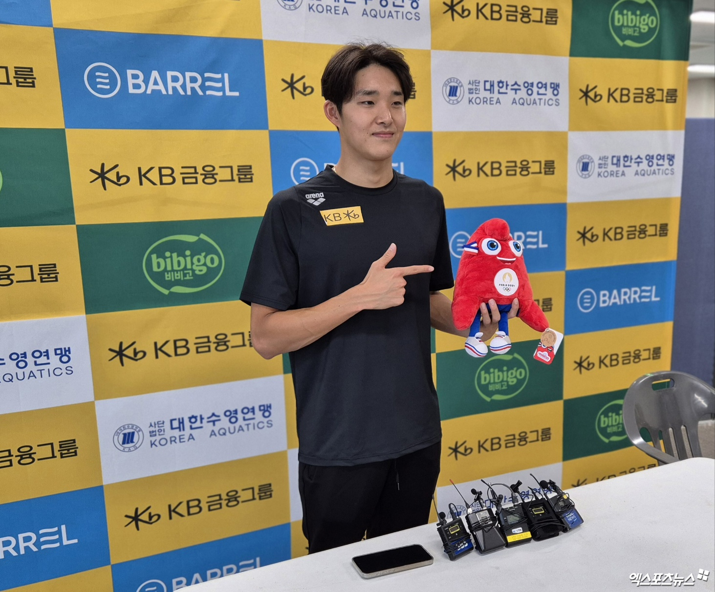 '세계 챔피언' <b>김우민</b>의 약속 "한국의 파리 <b>올림픽</b> 첫 메달, 내가 따보겠다" ...