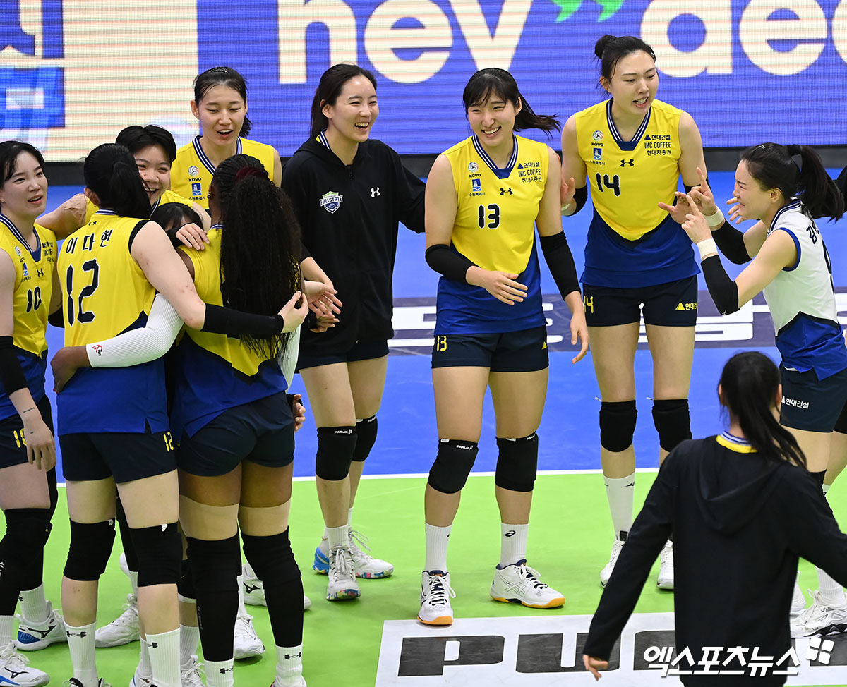 '통합 <b>우승</b>에 한 걸음' <b>현대건설</b>, <b>흥국생명</b> 3-2 승리…챔프전 2연승