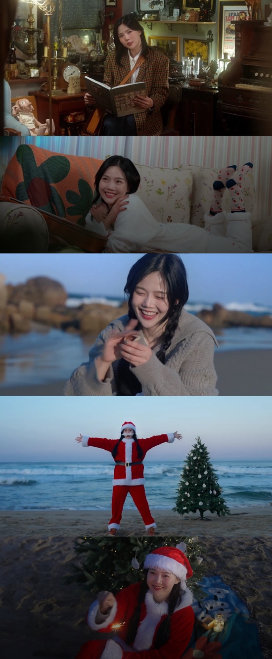 Oh My Girl's Hyojung, first Christmas song in 9 years, expected to be a huge hit... Wearing Santa suit, 'Christmas Night Train'