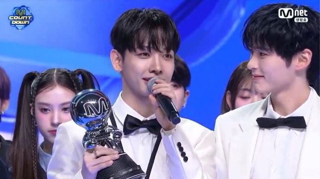 thumbnail for BOYNEXTDOOR Wins First Music Show Trophy with 'I LOVE YOU'
