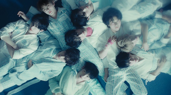 thumbnail for ZEROBASEONE Strikes Hearts with Addictive Visuals in 'Doctor! Doctor!'