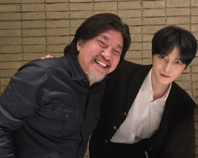 재중님과 에드워드 리님의 훈훈하고 다정한 투샷