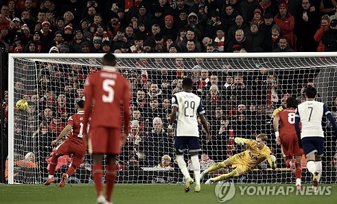 손흥민 충격의 0%, 0%, 0%…"준결승전 집중하자!" 외침, 0-4 비극적 참패로 끝났다