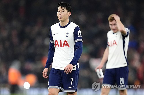 충격! 손흥민 '전술적 왕따'였나…홀로 외딴섬처럼 고립→토트넘 0점 전술, 리버풀전 0-4 대패 이유 있었다