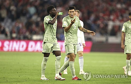 <b>김민재</b> 어깨가 천근만근 됐다…월클 레프트백+센터백 파트너 동반 부상...