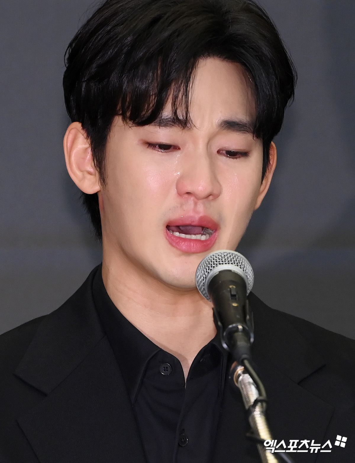 <b>김수현</b> "<b>카톡</b> 말투 <b>감정</b>, 92% 나 아냐"vs 유족 "포렌식 완료"…증거 싸움...
