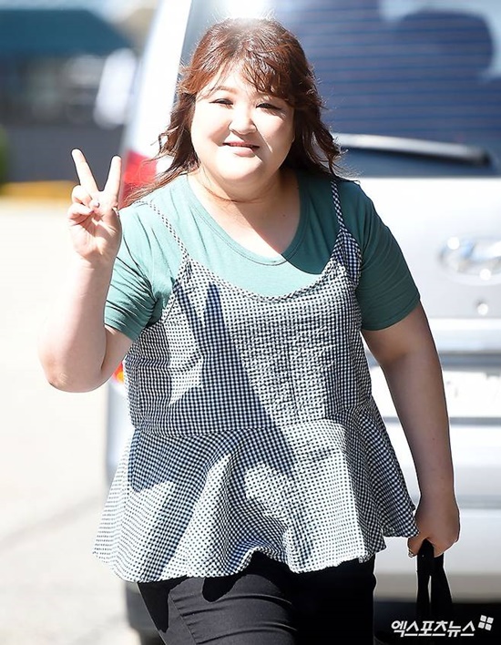 <b>이국주</b>, "삶 힘들다" 고백 후 떠들썩 日 이민설…'9평 월세살이' 결론 [...