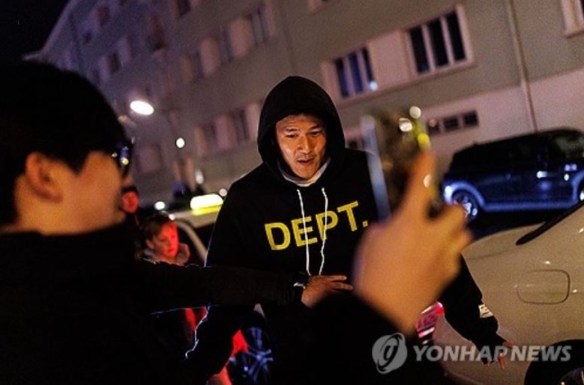 김민재 &apos;300억 초대박 세일&apos; 그렇게 팔고 싶었나…KIM &apos;헐값 매각&apos;, 부상으로 시즌 통째로 날린 이토는 잔류?