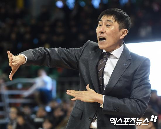허씨 <b>형제</b>∙이상민, 부산서 '대동단결'…<b>허훈</b>, <b>KCC</b>와 FA 계약→5년 총 8...