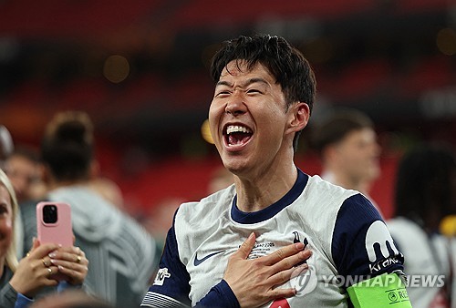 '대충격' <b>손흥민</b>, 벌써 벤치 확정이라니…유력지 폭로 "미래 <b>불확실</b>, 토...