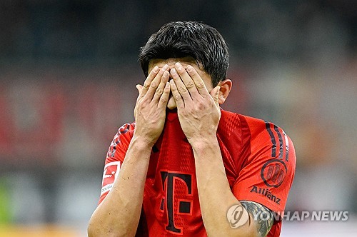 '아' <b>김민재</b> 그렇게 별로였나? 5월에 <b>경쟁</b>자 영입이라니…뮌헨, 독일 국...