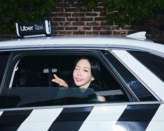 <b>태연</b>, 집콕 탈출 성공…수영·티파니 '놀러 가자' 캠페인 200만 돌파