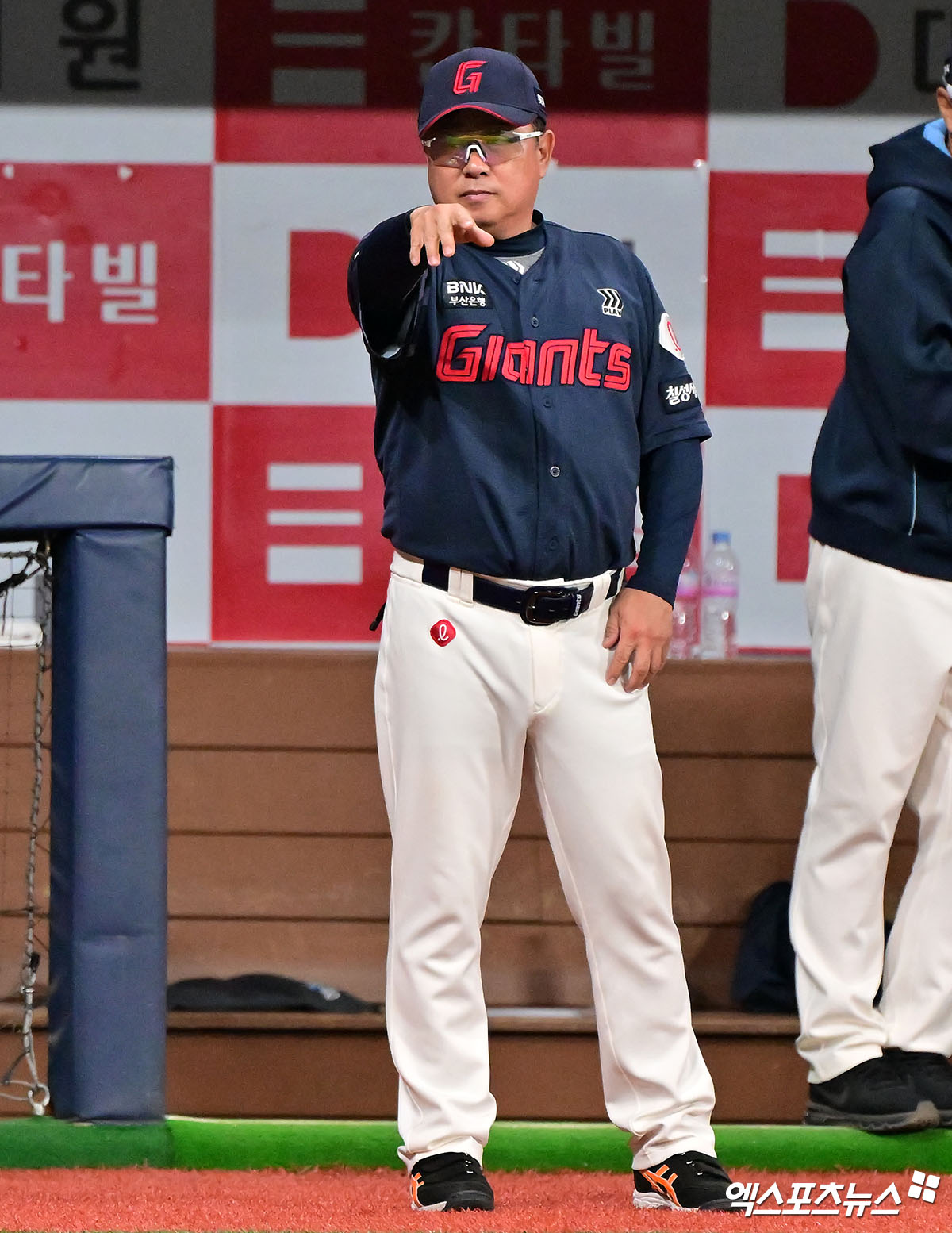 <b>부상</b>병동 롯데, 팀 타율 1위 방망이가 2G 연속 무득점…3위 수성도 빨간...