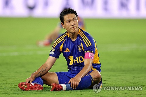 &apos;아챔 이어 또 치욕?&apos; 울산, 클럽월드컵 &apos;전패 탈락&apos; 위기…남아공 마멜로디에 0-1 패→투혼 빛났지만 내용 엉망