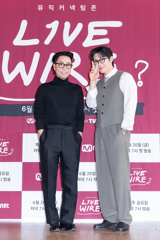'<b>라이브 와이어</b>'로 이을 '<b>음악쇼</b>' 명맥…정재형X코쿤, 시청률 걱정→광...