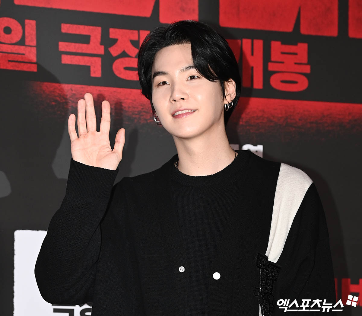 슈가, 사회복무요원 근무 끝…<b>BTS</b> 기나긴 '<b>군백기</b>' <b>종료</b>