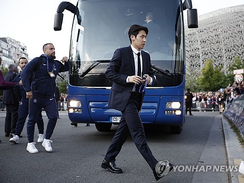 &apos;이강인 나폴리 끝났어!&apos; LEE 행선지 곧 나온다→몇 주 내 알게 될 것 스페인 1티어 기자 확인