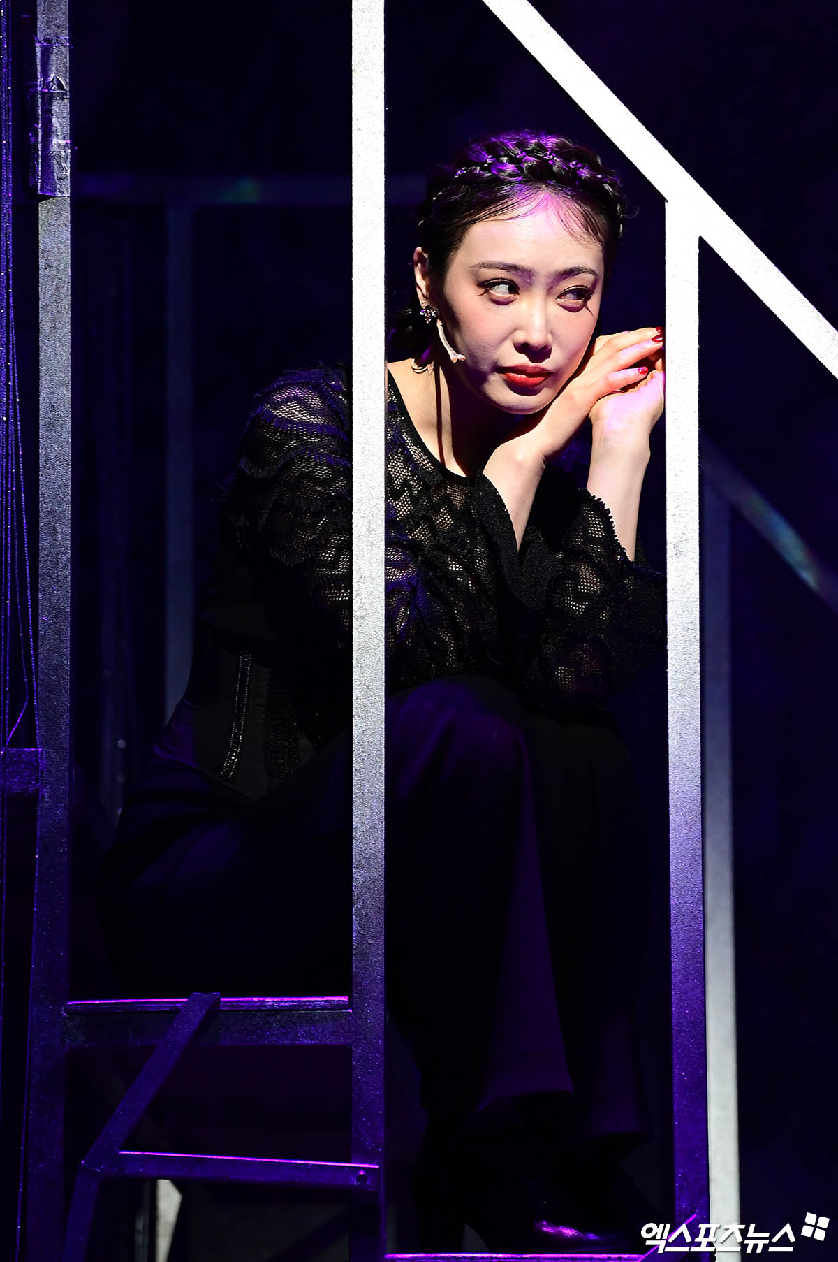 "13人 여배우, 몸 갈아 넣었다" <b>김히어라</b>→아이키 '<b>프리다</b>', 올 여름 뜨...