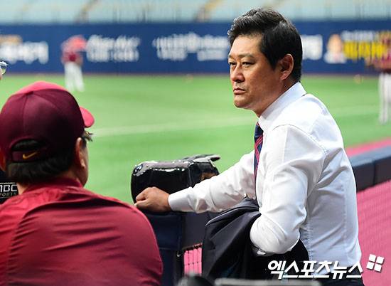 "상도 없다" <b>이종범</b>, '<b>최강야구</b>' <b>감독</b> 위해 시즌 중 퇴단…비난 ing [엑'...
