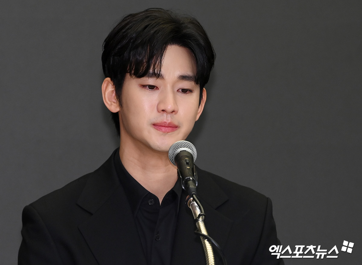 '故김새론 파문' <b>김수현</b> 측, <b>경찰 조사</b> 마쳤다…'<b>가세연</b>' 김세의도 출석...