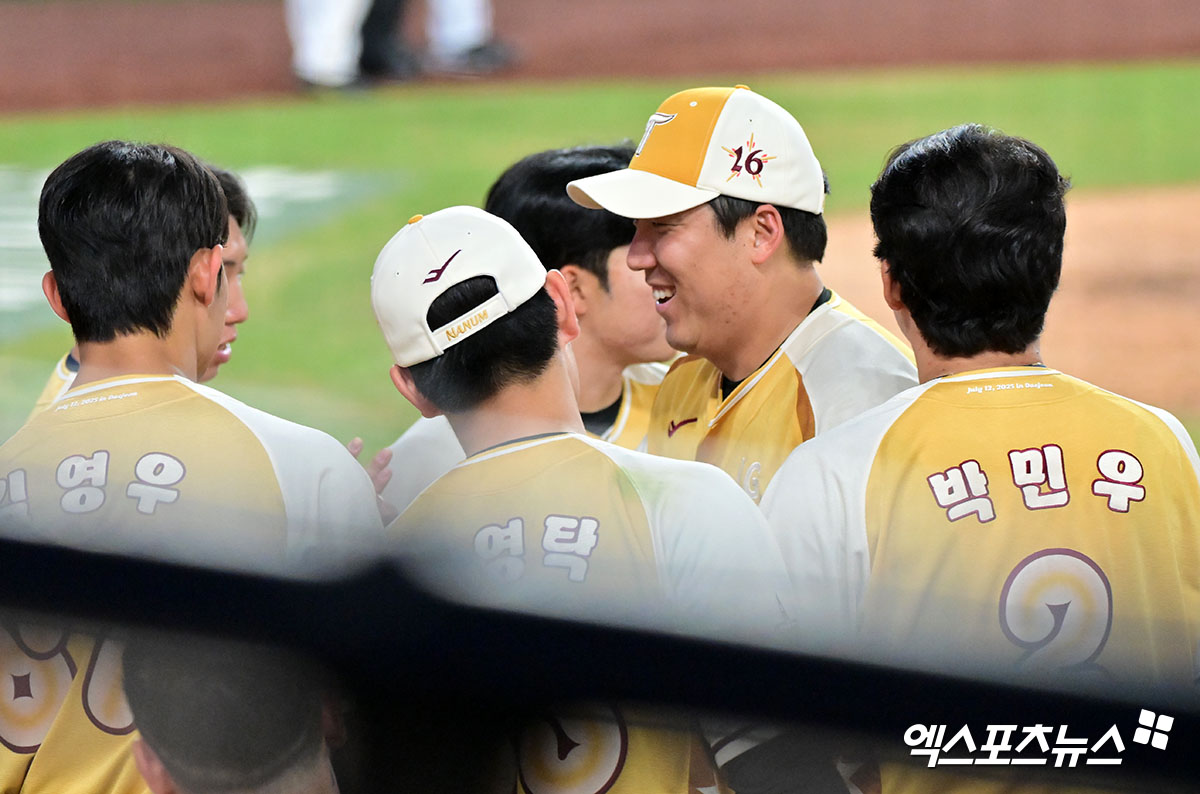 <b>김현수</b> ‘<b>최다 연속</b> 연도 <b>출장</b> 1위 신기록’[포토]