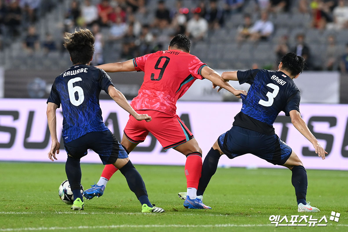 韓 초비상! 한일전 '3연패' 대위기…홍명보호, 일본에 0-1로 끌려가 (전...