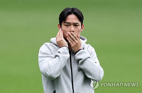 "<b>토트넘</b>서 <b>양민혁</b>이 최고 잘 한다"…YANG, 10분 뛰고 시선 싹쓸이→3부 ...