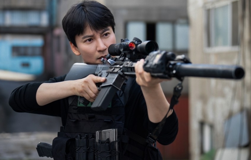 '트리거' <b>김남길</b> "송도 <b>총기</b> 사건 놀라…실제 희생자 있어 조심스럽다"...