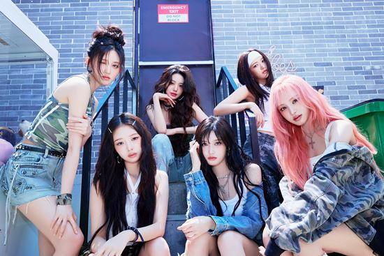 <b>아이브</b>, 오늘(30일) '<b>쿠팡플레이 시리즈</b>' <b>시축</b>·하프타임쇼 출격