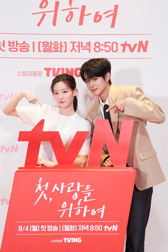 이효리인 이유 있었다…'폭싹'과 다른 <b>염정아</b>박해준의 중년 로맨스 '...