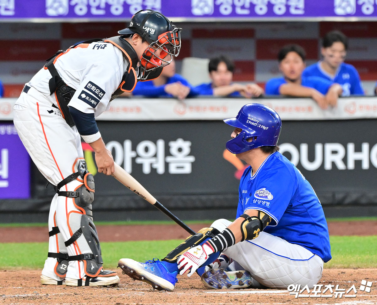 <b>강민호</b> 초음파 검사 결과 나왔다…<b>발</b> 통증→거동 불편→'왼쪽 발바닥 부...