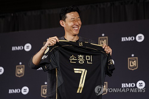 韓 축구 어떡해? EPL 코리안리거 전멸 위기…<b>황희찬 이적 가능성</b> UP→HER...