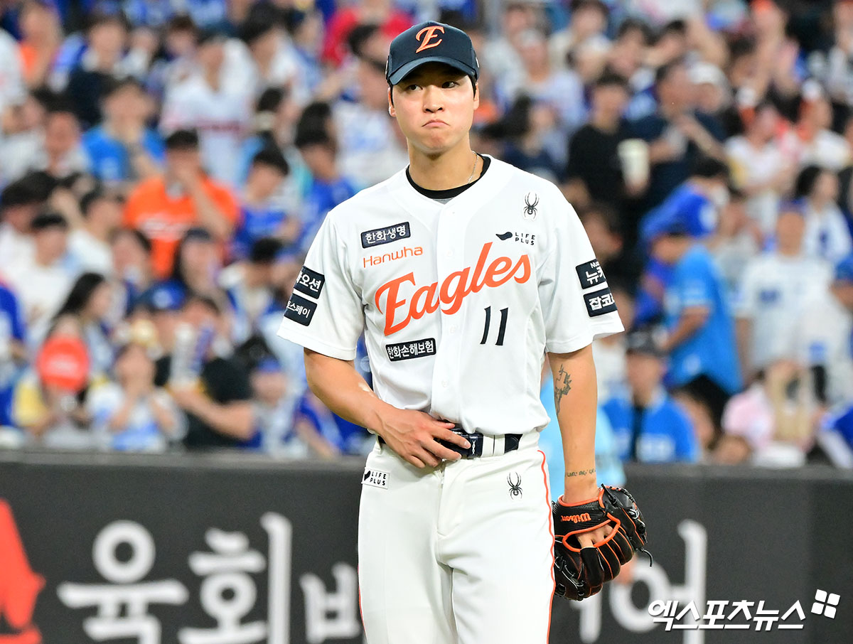 '1이닝 6실점' 78억 FA <b>엄상백</b>, 끝내 <b>1군 말소</b>…황영묵도 OUT→김기중·허...