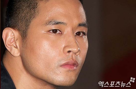 <b>유승준</b> 팬덤, 대통령에 <b>입국</b> 허용 <b>호소</b>문…여론은 여전히 '싸늘' [엑's 이...