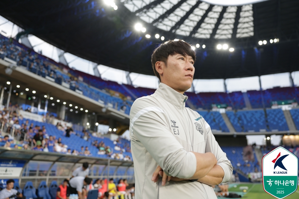 김은중 <b>감독</b> "윌리안·싸박 의존? 선수들 장점 부각시키려는 의도" [현장...