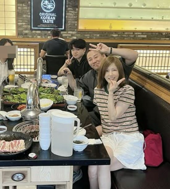 <b>윤민수</b>, <b>전처와</b> 해외여행에 <b>동거</b>까지 "아직 같이 지내"…이혼 후 충격 ...