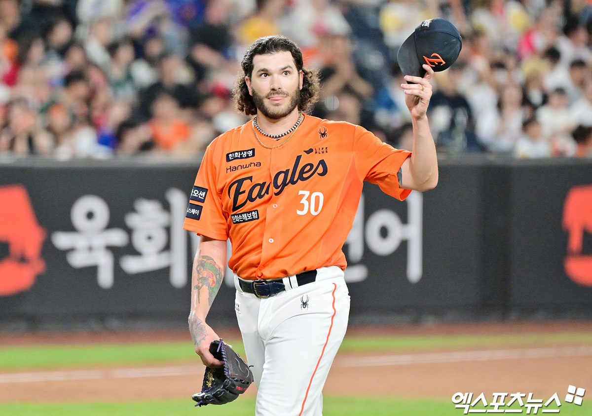 <b>폰세</b> ‘완벽한 <b>호투</b>’[포토]