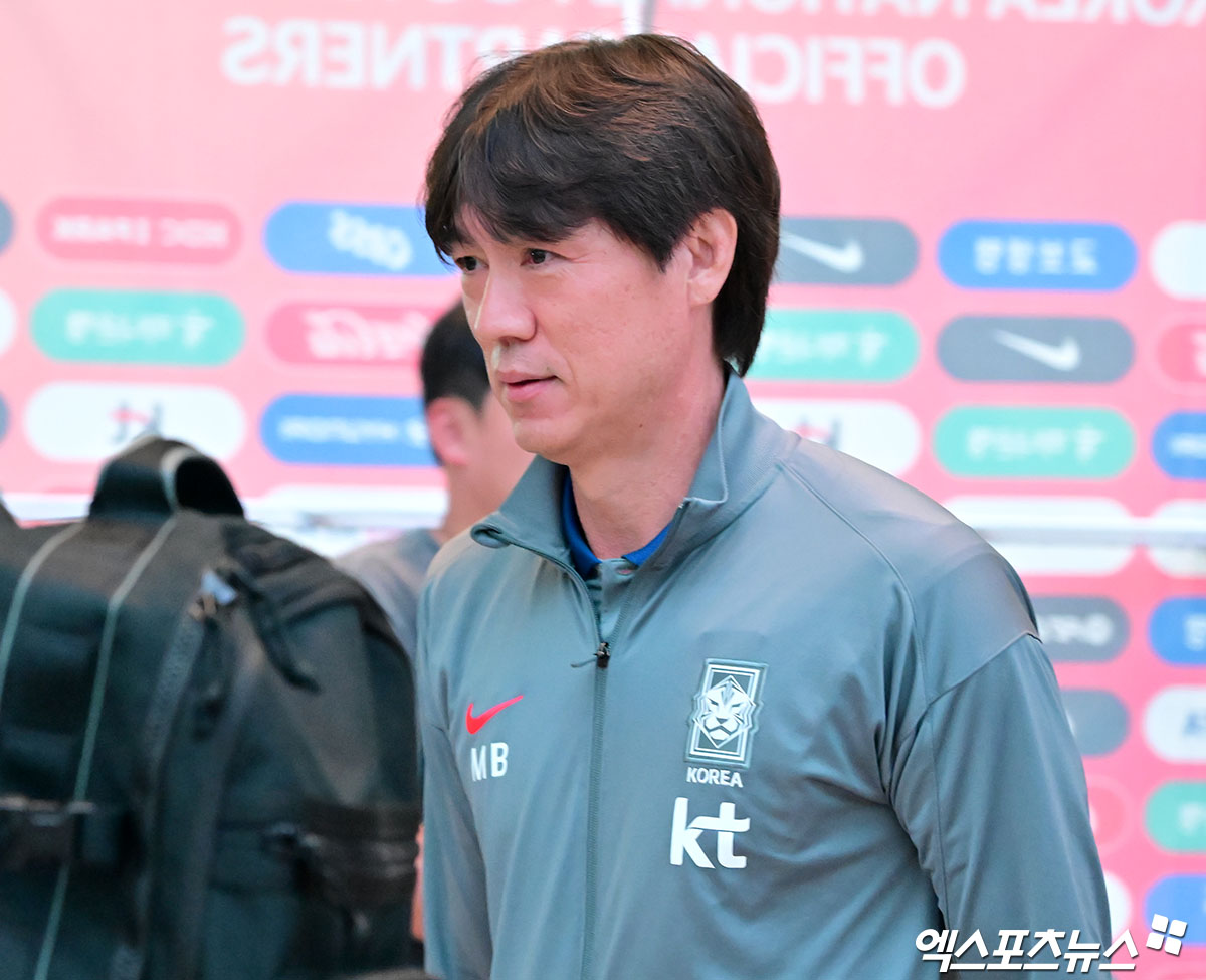 <b>손흥민</b> '주장 박탈', WC 직전까지 끌고가나?…홍명보 감독 "나도 2달 전...