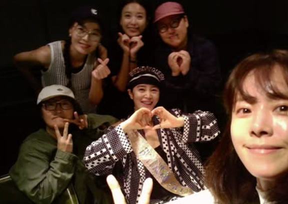 '54세' <b>김혜수</b>, <b>생일</b> 맞아 여배우 총집합...한지민·한효주까지 [해시...